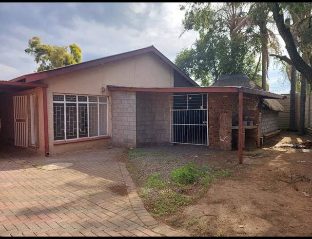 3 BEDROOM HOUSE FOR SALE IN BOOYSENS
